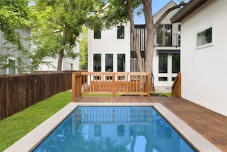 1118 3/4 Gunter St, Austin, TX 78702