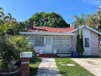1719 Hayes St, Hollywood, FL 33020