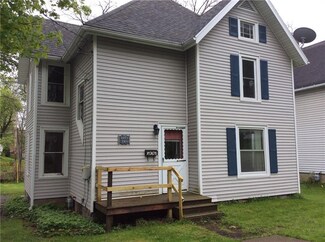 42 Leicester St, Perry, NY 14530