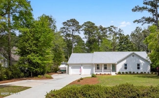 709 Sawgrass Rd, Hampstead, NC 28443