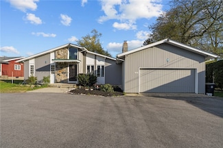 37 Pinewood Dr, North Providence, RI 02904