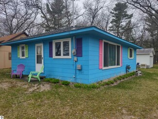 4945 E Center St, Au Gres, MI 48703