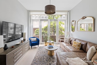 42 Main St Unit 2B, Brooklyn, NY 11201
