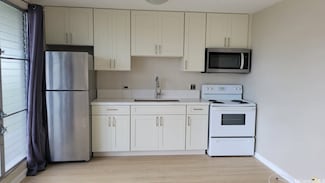 3016 Date St, Honolulu, HI 96816