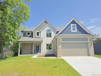 365 Hartland Dr, Troy, MI 48083