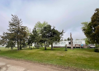 306 Main St S, Des Lacs, ND 58733