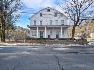 1852 Astolat Rd, Effort, PA 18330
