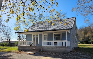 105 S Beeman St, Pineville, MO 64856