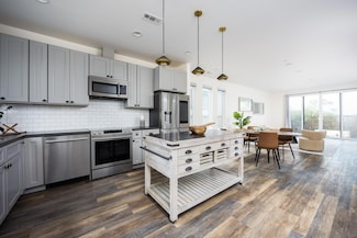 3260 Broadway, San Diego, CA 92102