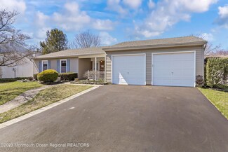 43 Markwood Dr, Howell, NJ 07731