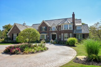 7 Kaleigh Ct, Barrington, IL 60010