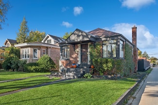 1235 N Elmwood Ave, Oak Park, IL 60302