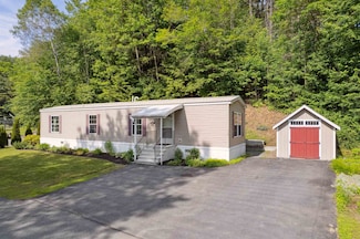 16 Maxfield Ln, White River Junction, VT 05001