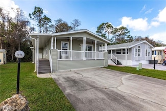 4046 Crystal Lake Dr, Naples, FL 34120