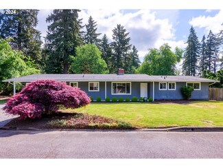 19250 SW Maree Ct, Lake Oswego, OR 97035