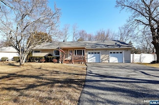 319 E Midland Ave, Paramus, NJ 07652
