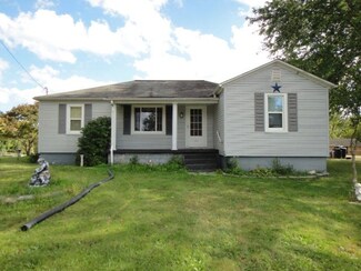 197 Dearing Dr, Mount Hope, WV 25880