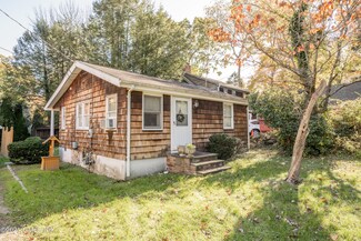 9 Maple St, Cos Cob, CT 06807