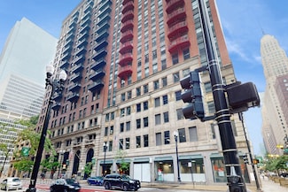 212 W Washington St Unit 1108, Chicago, IL 60606