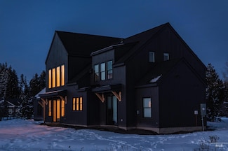 1047 Kaitlyn Loop, McCall, ID 83638
