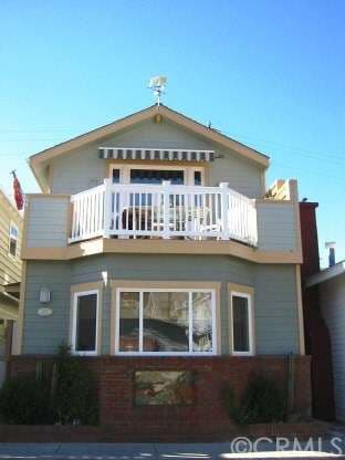 203 Descanso Ave, Avalon, CA 90704