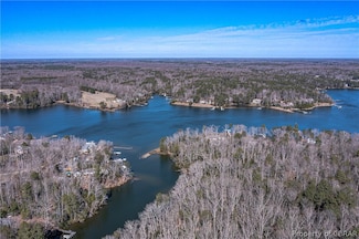 407 Loblolly Rd, Weems, VA 22576