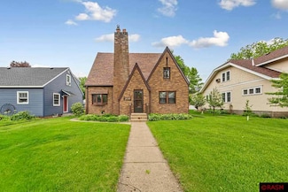 209 209 E Main St, Arlington, MN 55307