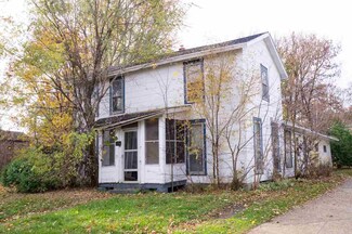 324 S Academy St, Janesville, WI 53548