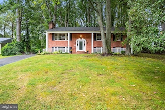 10715 Howerton Ave, Fairfax, VA 22030