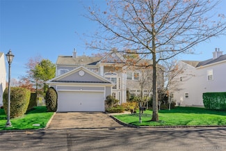 38 Hamlet Dr, Mount Sinai, NY 11766