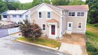 54 Mumford St, Coventry, RI 02816