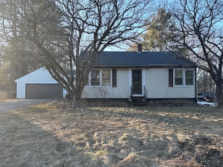 214 Fairfield St, Oakland, ME 04963