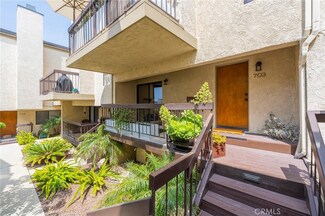 703 4th St Unit B, Hermosa Beach, CA 90254