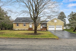 2 Burleigh Ln, Biddeford, ME 04005