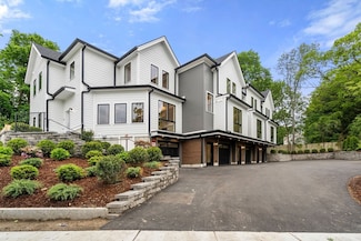 2202 Commonwealth Ave Unit 4, Auburndale, MA 02466