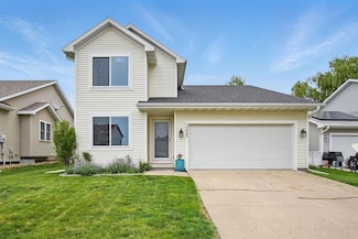 3055 E 52nd St, Des Moines, IA 50317