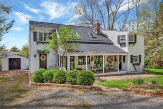 19 Beechwood Rd, Laughlintown, PA 15655