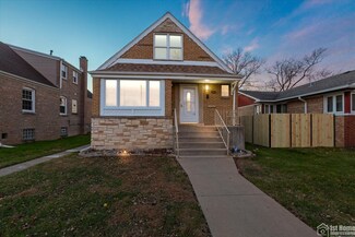 9004 S Albany Ave, Evergreen Park, IL 60805
