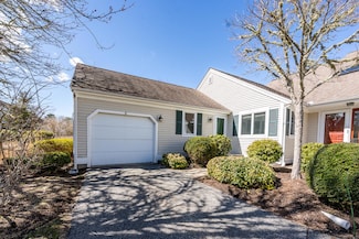 6 Masters Ct, Mashpee, MA 02649