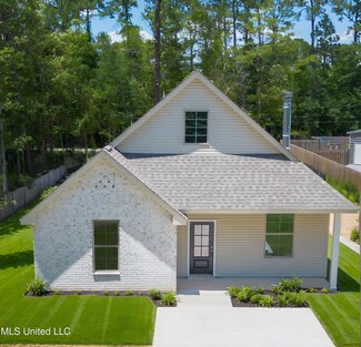 212 Music St, Waveland, MS 39576