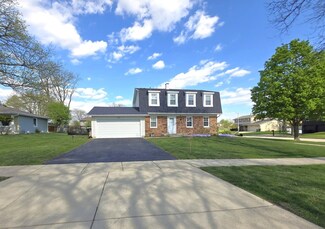 1750 Ridgewood Ln, Hoffman Estates, IL 60192