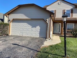 1722 Ranchview Dr, Naperville, IL 60565