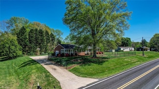 6205 Salem Chapel Rd, Walnut Cove, NC 27052