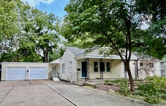 2406 SW Burnett Rd, Topeka, KS 66614