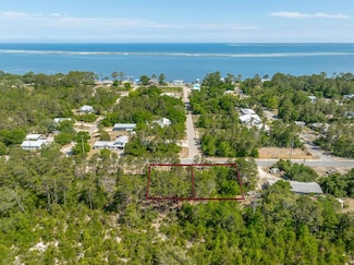 2285 Oak St, Carrabelle, FL 32322