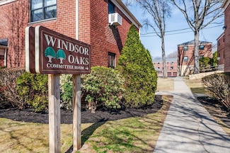 74- 27 220th St Unit 121-A1, Oakland Gardens, NY 11364