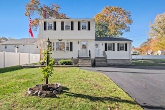 27 Fairview Ave, Wilmington, MA 01887