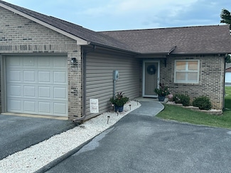 208 Haley Cir Unit 2, Johnson City, TN 37615