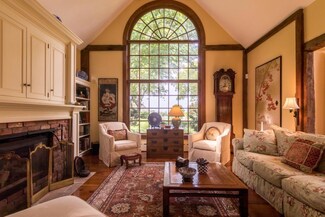 31 Ryder Ln, Yarmouth Port, MA 02675