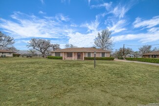 8020 Knowlton Rd, San Antonio, TX 78263